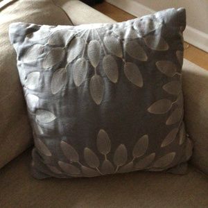 Decorative pillow